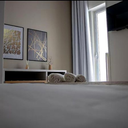 Fd Apartments - Zoe Prestigioso Appartamento Vicino Alla Stazione E Al Centro Monopoli Exteriör bild