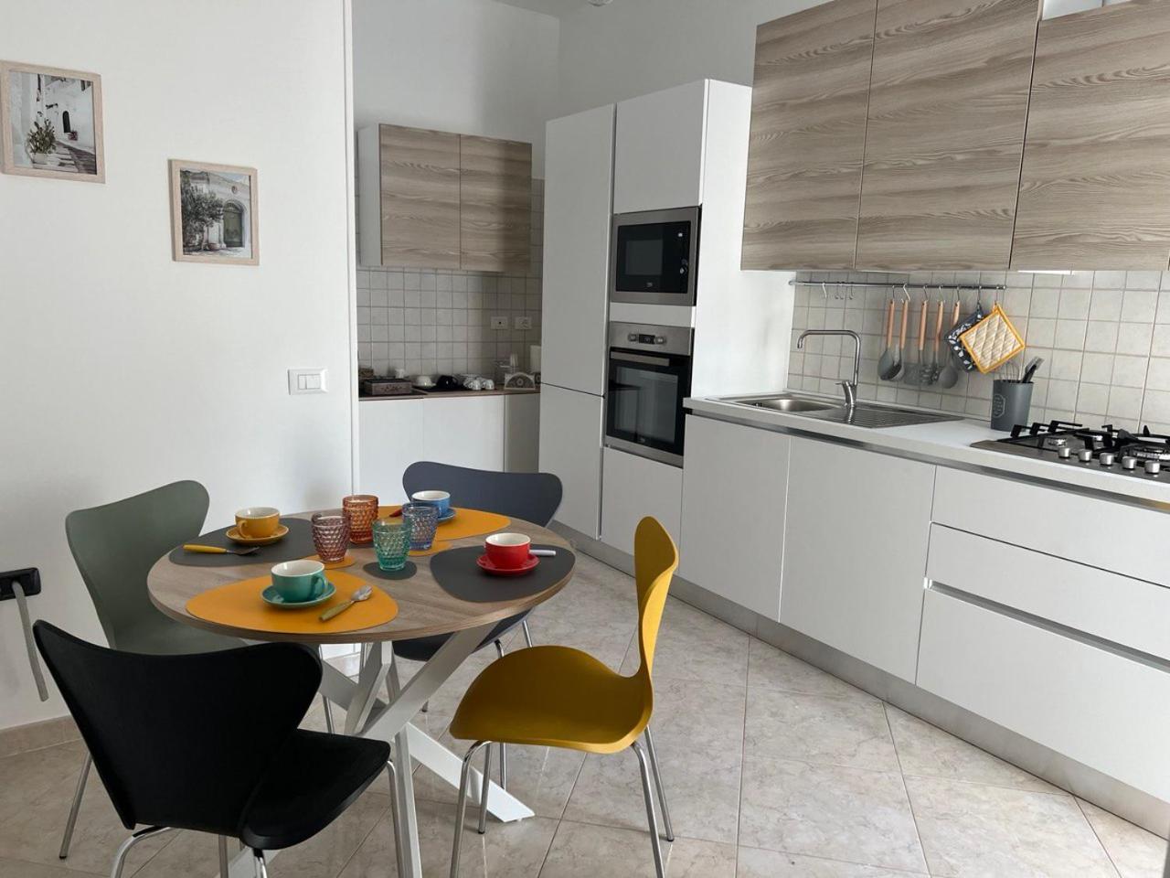Fd Apartments - Zoe Prestigioso Appartamento Vicino Alla Stazione E Al Centro Monopoli Rum bild